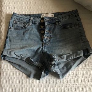 light wash jean shorts